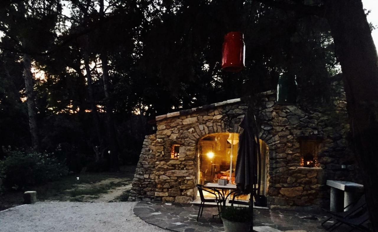Les Cabanons Sainte Victoire Hotell Exteriör bild